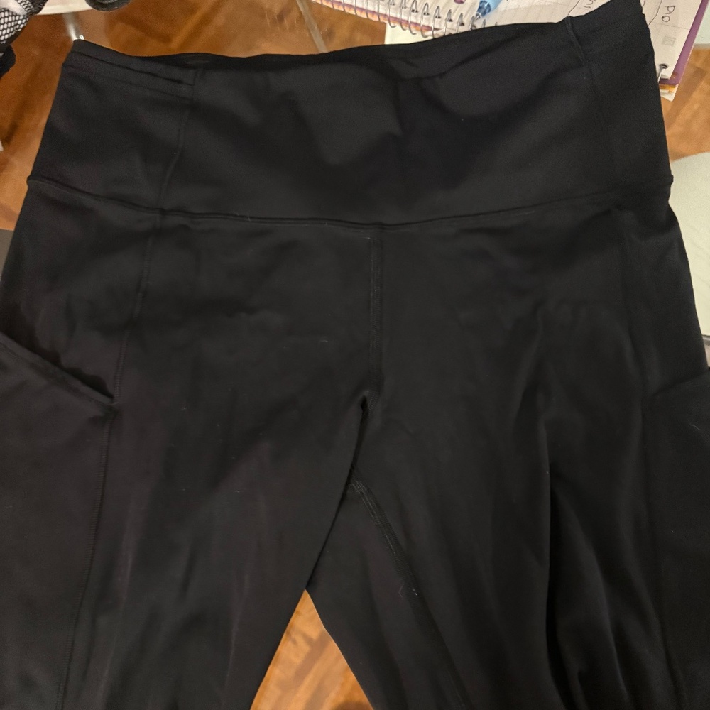 Lululemon Black Cropped Leggings with Pockets Size 10 - Picture 4 of 12
